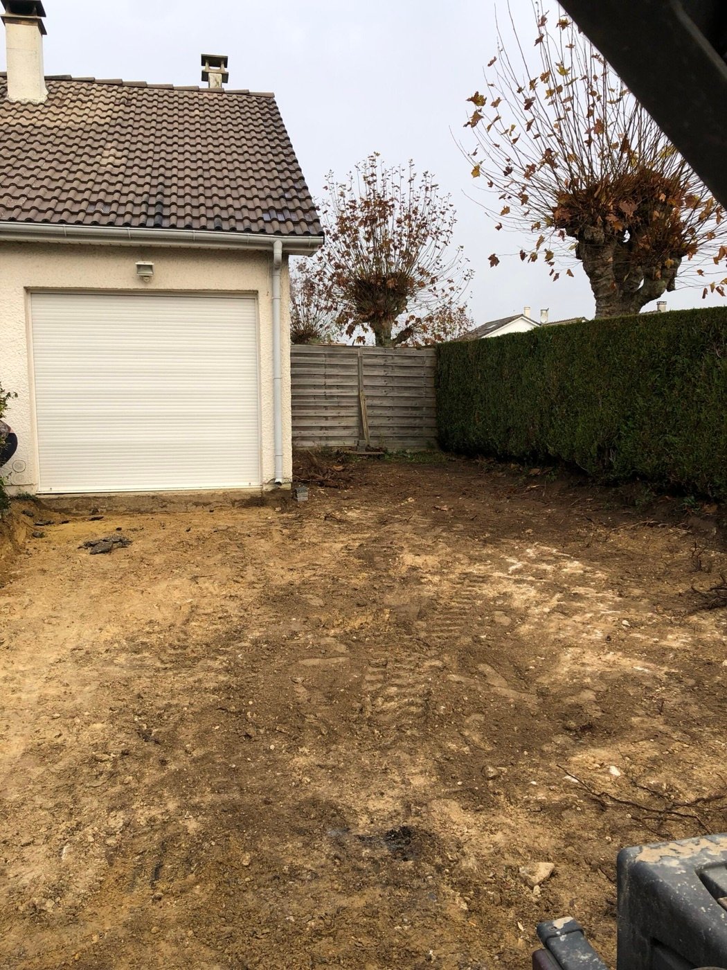 Le terrain avant travaux, en terre